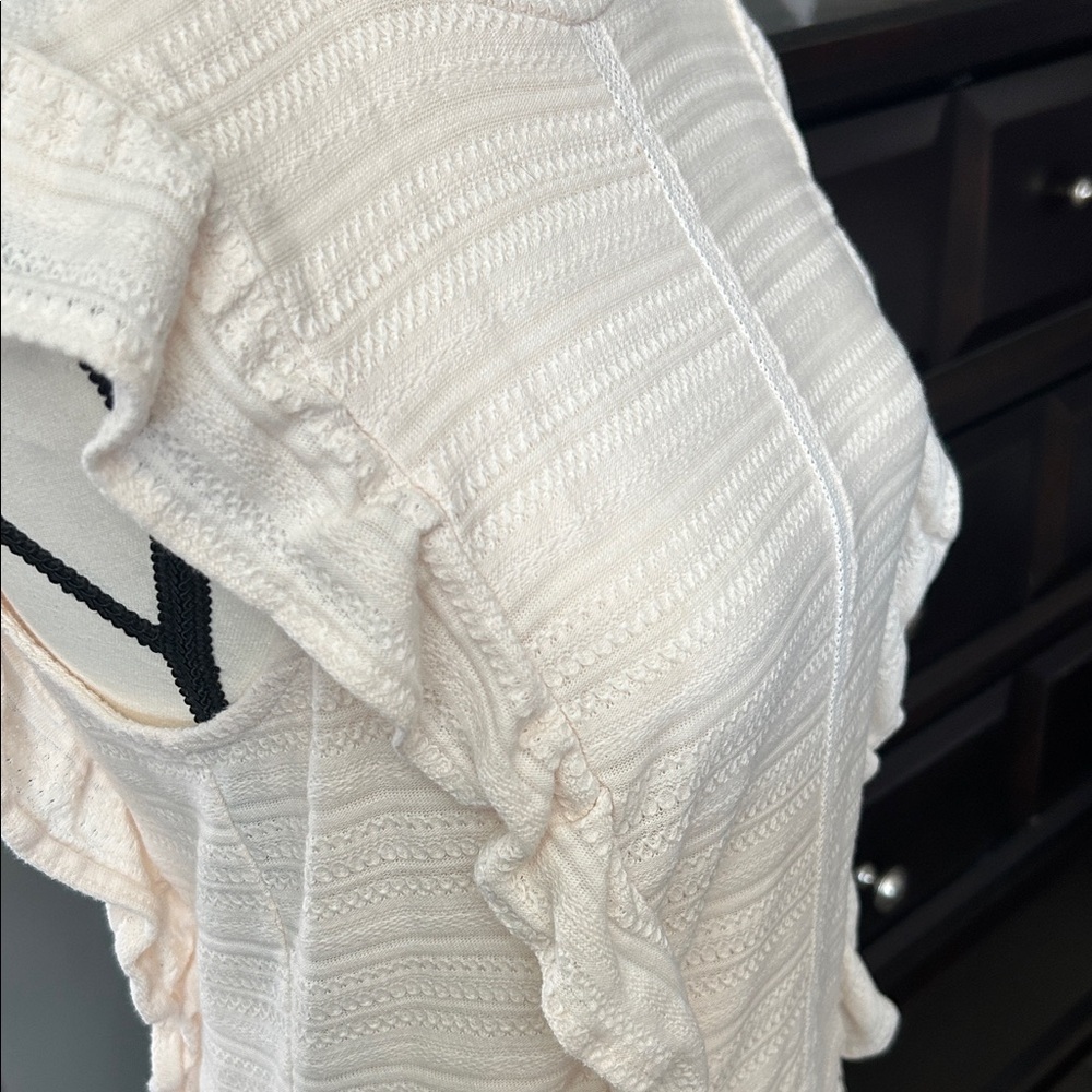 Jessica Simpson Cream Textured Ruffle Blouse - Picture 4 of 6